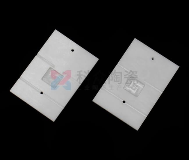 耐磨陶瓷的韌性和強(qiáng)度應(yīng)該怎么提高呢？（圖）