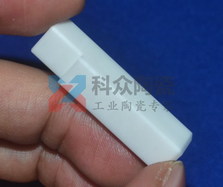 氧化鋯陶瓷在工業(yè)上會(huì)逐漸取代氧化鋁陶瓷嗎？